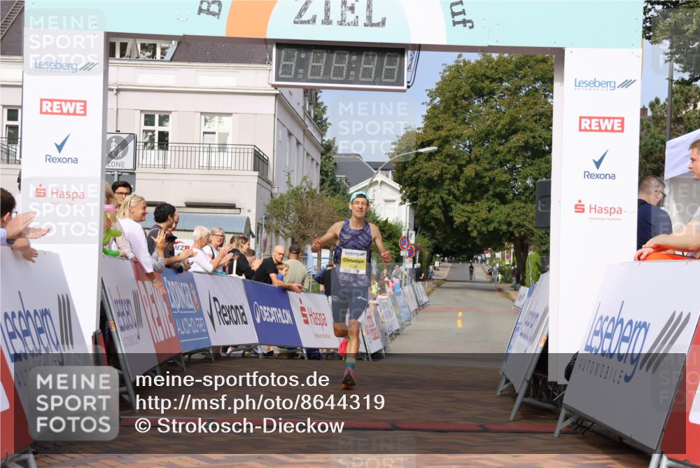 31.08.2025 - 21. Blankeneser Heldenlauf Strokosch-Dieckow http://msf.ph/oto/8644319 31.08.2025 10:10:29 Ziel 2550 meine-sportfotos.de