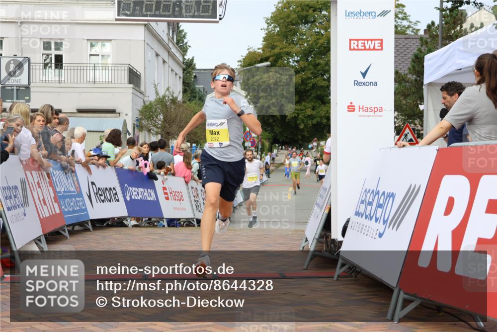 31.08.2025 - 21. Blankeneser Heldenlauf Strokosch-Dieckow http://msf.ph/oto/8644328 31.08.2025 10:23:57 Ziel 2185, 2373, 2232, 2072, 2605 meine-sportfotos.de