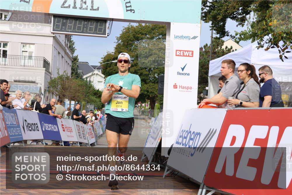 31.08.2025 - 21. Blankeneser Heldenlauf Strokosch-Dieckow http://msf.ph/oto/8644334 31.08.2025 10:10:11 Ziel 2374 meine-sportfotos.de