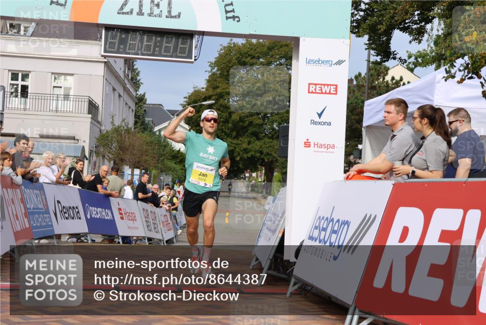 31.08.2025 - 21. Blankeneser Heldenlauf Strokosch-Dieckow http://msf.ph/oto/8644387 31.08.2025 10:10:11 Ziel 2374 meine-sportfotos.de