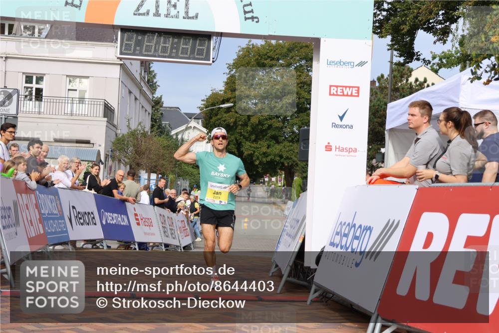 31.08.2025 - 21. Blankeneser Heldenlauf Strokosch-Dieckow http://msf.ph/oto/8644403 31.08.2025 10:10:10 Ziel 2374 meine-sportfotos.de