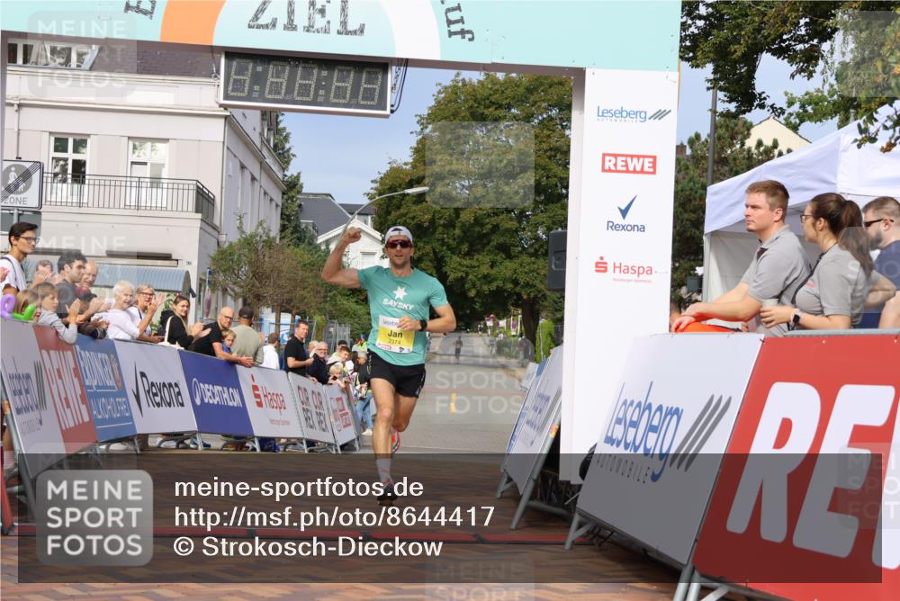 31.08.2025 - 21. Blankeneser Heldenlauf Strokosch-Dieckow http://msf.ph/oto/8644417 31.08.2025 10:10:10 Ziel 2374 meine-sportfotos.de