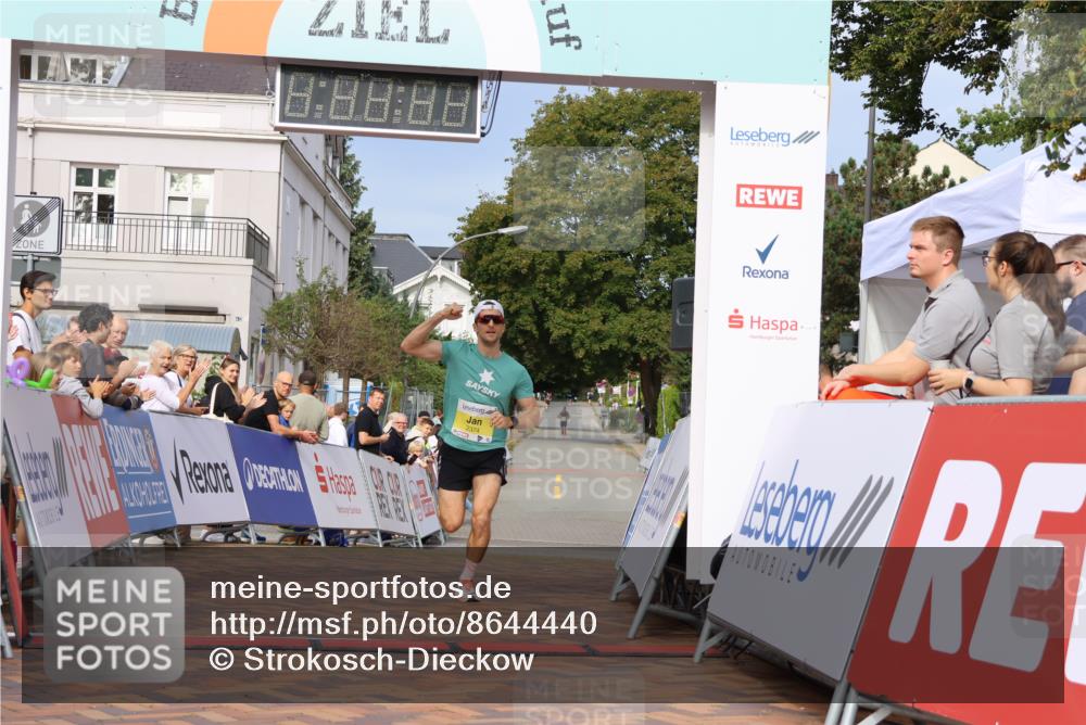 31.08.2025 - 21. Blankeneser Heldenlauf Strokosch-Dieckow http://msf.ph/oto/8644440 31.08.2025 10:10:10 Ziel 2374 meine-sportfotos.de