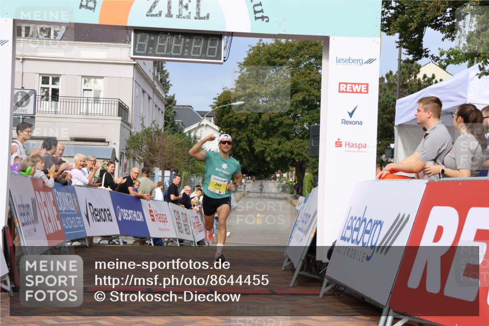 31.08.2025 - 21. Blankeneser Heldenlauf Strokosch-Dieckow http://msf.ph/oto/8644455 31.08.2025 10:10:10 Ziel 2374 meine-sportfotos.de