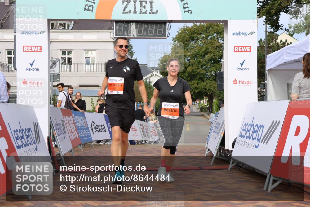 31.08.2025 - 21. Blankeneser Heldenlauf Strokosch-Dieckow http://msf.ph/oto/8644484 31.08.2025 10:04:45 Ziel 1080, 1079 meine-sportfotos.de