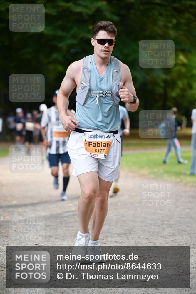 31.08.2025 - 21. Blankeneser Heldenlauf Dr. Thomas Lammeyer http://msf.ph/oto/8644633 31.08.2025 11:13:48 Laufen 5177 meine-sportfotos.de