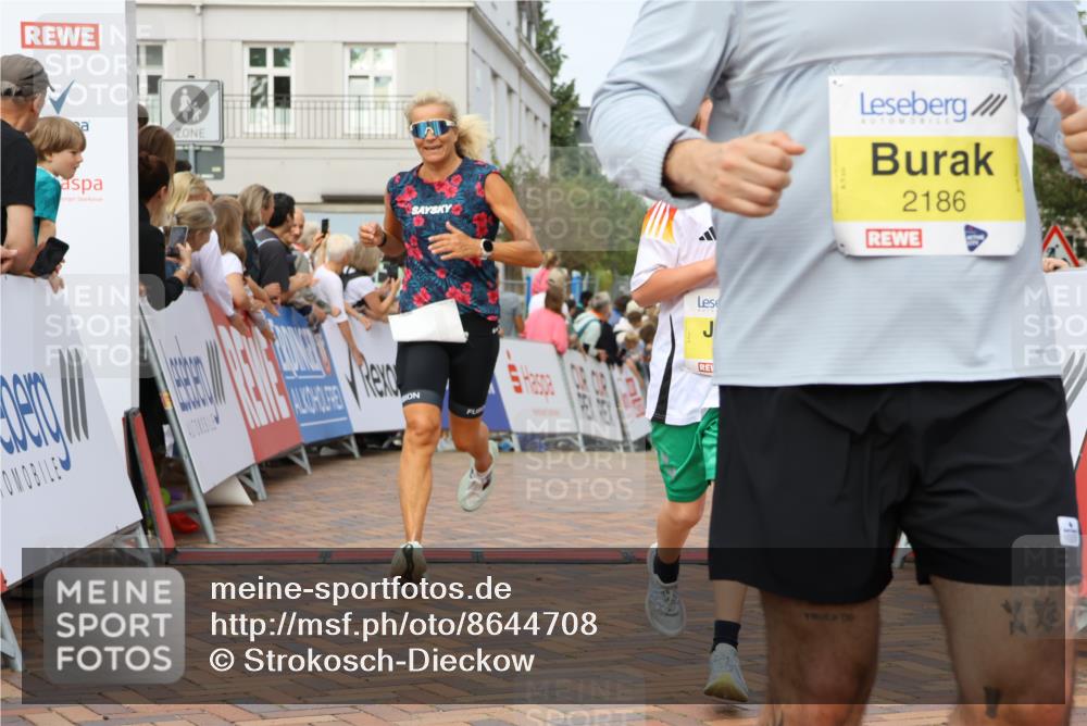 31.08.2025 - 21. Blankeneser Heldenlauf Strokosch-Dieckow http://msf.ph/oto/8644708 31.08.2025 10:23:38 Ziel 2186, 2071, 2284, 2618 meine-sportfotos.de