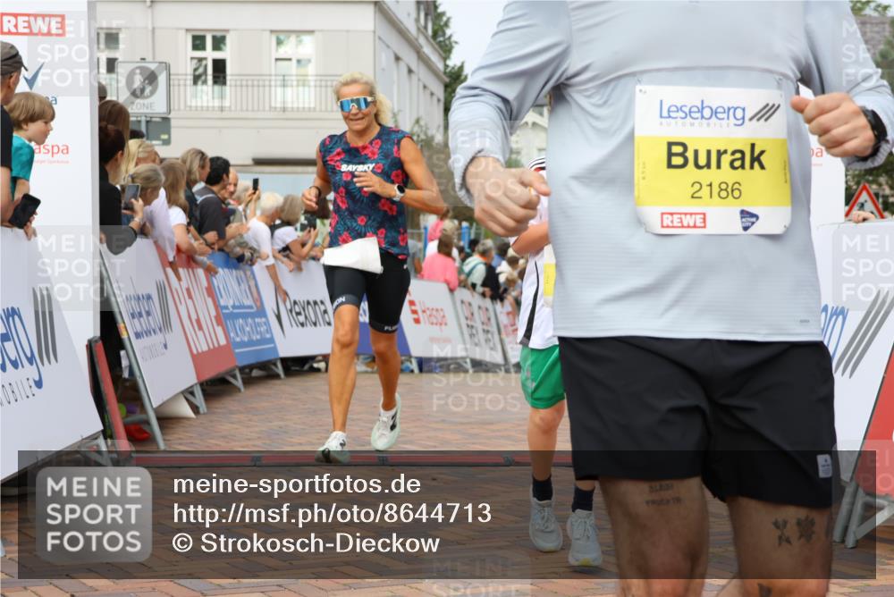 31.08.2025 - 21. Blankeneser Heldenlauf Strokosch-Dieckow http://msf.ph/oto/8644713 31.08.2025 10:23:38 Ziel 2186, 2071, 2284, 2618 meine-sportfotos.de