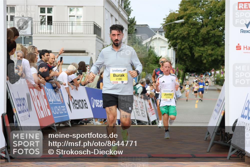 31.08.2025 - 21. Blankeneser Heldenlauf Strokosch-Dieckow http://msf.ph/oto/8644771 31.08.2025 10:23:36 Ziel 2186, 2071, 2284, 2618 meine-sportfotos.de