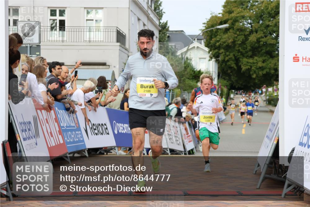 31.08.2025 - 21. Blankeneser Heldenlauf Strokosch-Dieckow http://msf.ph/oto/8644777 31.08.2025 10:23:36 Ziel 2186, 2071, 2284, 2618 meine-sportfotos.de