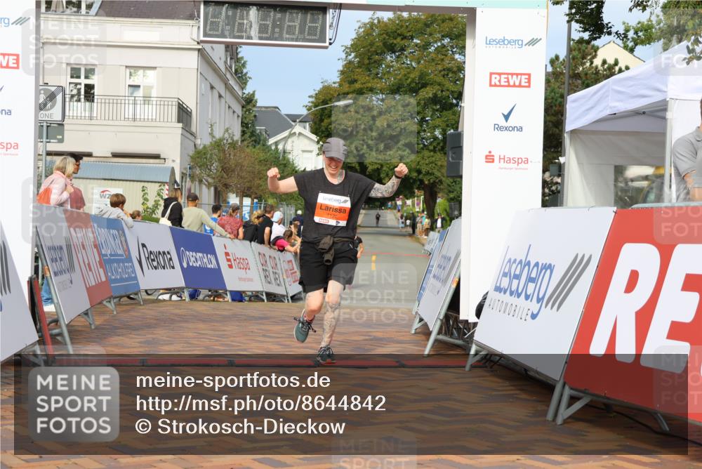 31.08.2025 - 21. Blankeneser Heldenlauf Strokosch-Dieckow http://msf.ph/oto/8644842 31.08.2025 10:02:53 Ziel 1122 meine-sportfotos.de