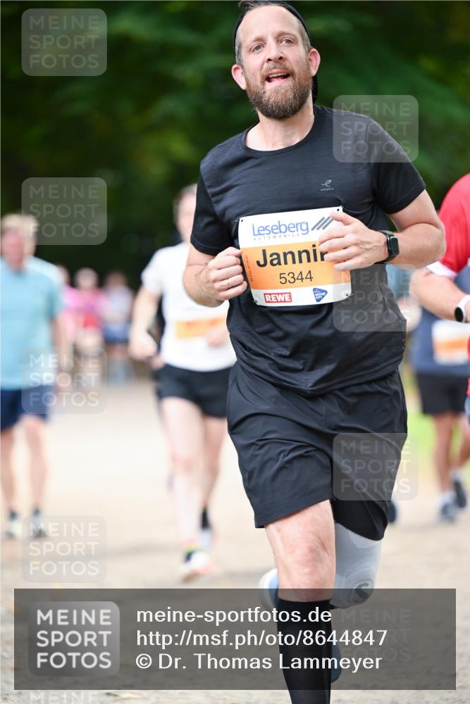 31.08.2025 - 21. Blankeneser Heldenlauf Dr. Thomas Lammeyer http://msf.ph/oto/8644847 31.08.2025 11:14:26 Laufen 5344 meine-sportfotos.de