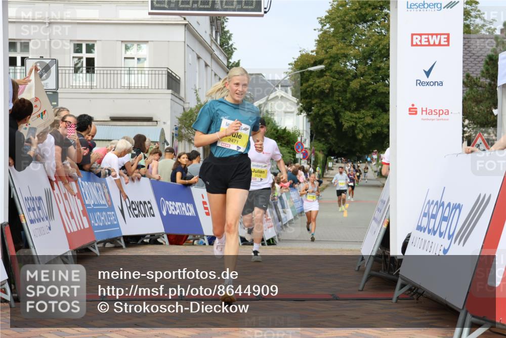 31.08.2025 - 21. Blankeneser Heldenlauf Strokosch-Dieckow http://msf.ph/oto/8644909 31.08.2025 10:23:25 Ziel 2508, 2643, 2525, 2471 meine-sportfotos.de