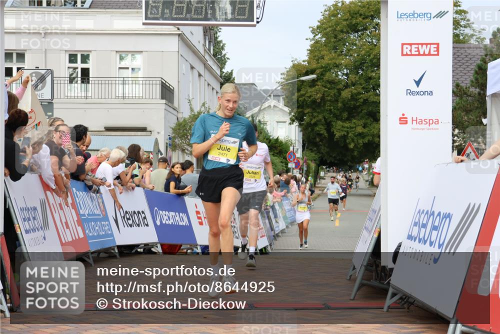 31.08.2025 - 21. Blankeneser Heldenlauf Strokosch-Dieckow http://msf.ph/oto/8644925 31.08.2025 10:23:25 Ziel 2508, 2643, 2525, 2471 meine-sportfotos.de