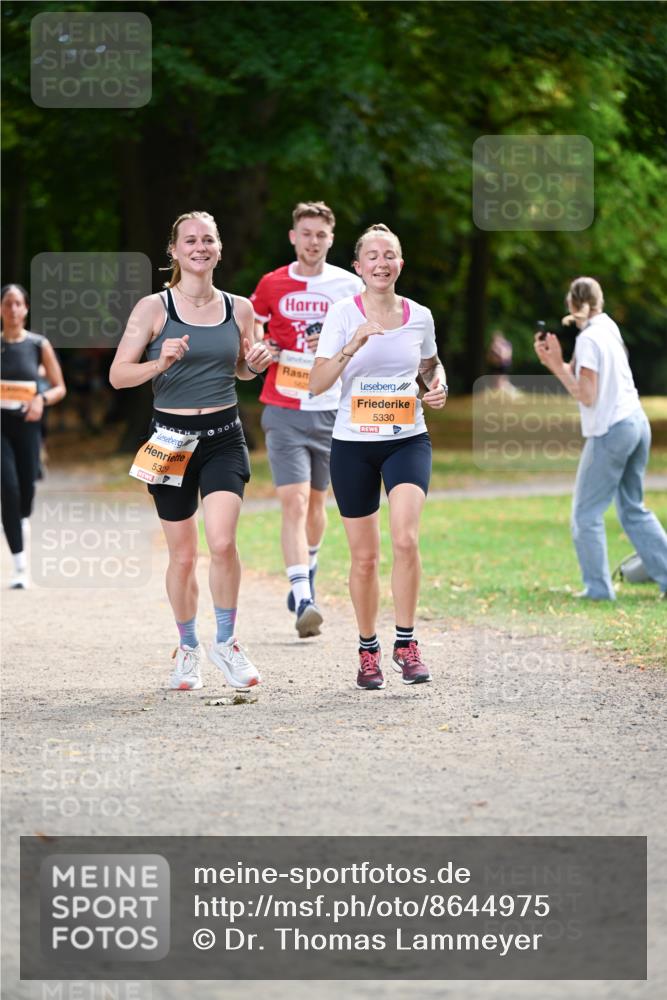 31.08.2025 - 21. Blankeneser Heldenlauf Dr. Thomas Lammeyer http://msf.ph/oto/8644975 31.08.2025 11:14:44 Laufen 5329, 5330 meine-sportfotos.de