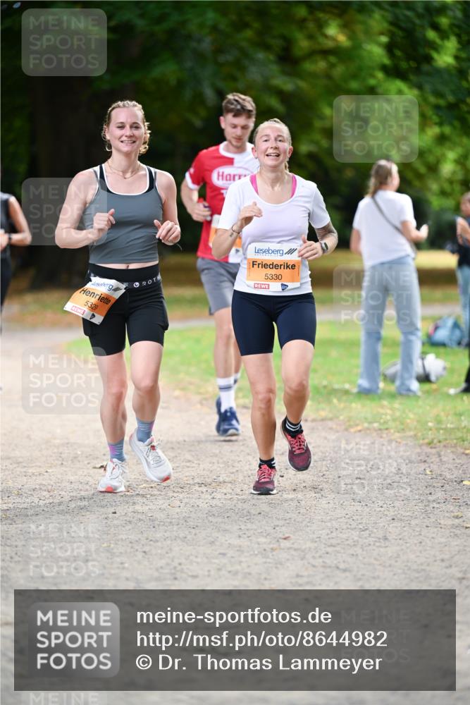 31.08.2025 - 21. Blankeneser Heldenlauf Dr. Thomas Lammeyer http://msf.ph/oto/8644982 31.08.2025 11:14:45 Laufen 5329, 5330 meine-sportfotos.de
