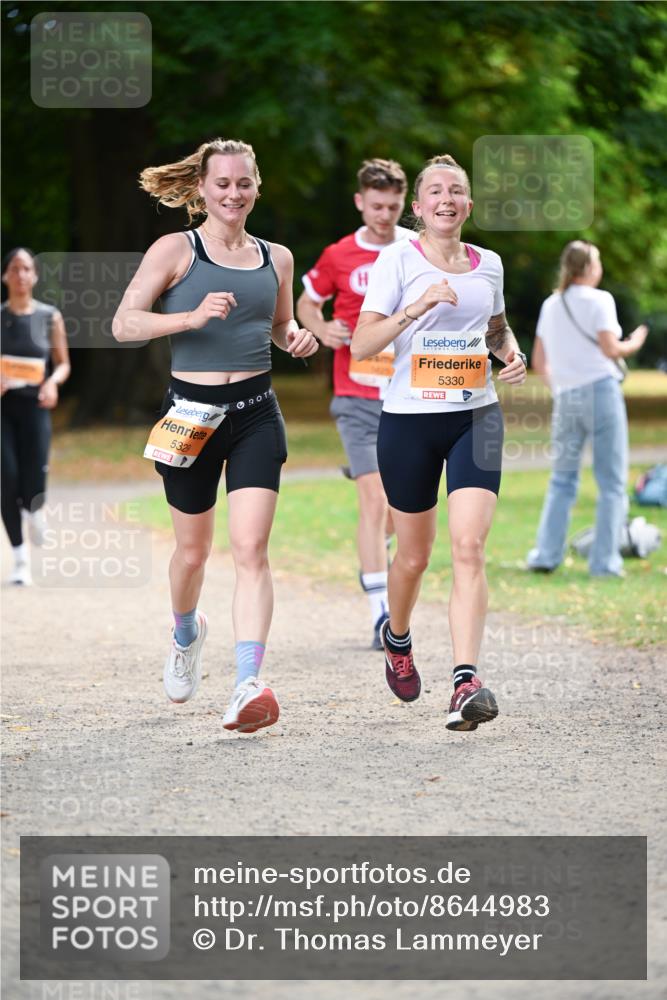 31.08.2025 - 21. Blankeneser Heldenlauf Dr. Thomas Lammeyer http://msf.ph/oto/8644983 31.08.2025 11:14:45 Laufen 5329, 5330 meine-sportfotos.de