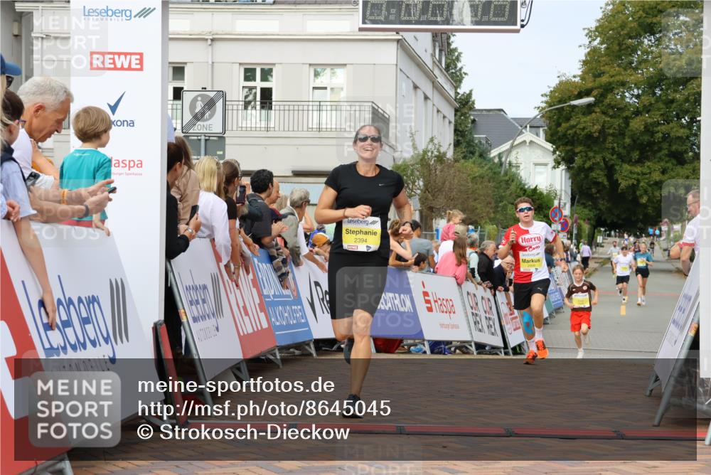 31.08.2025 - 21. Blankeneser Heldenlauf Strokosch-Dieckow http://msf.ph/oto/8645045 31.08.2025 10:23:15 Ziel 2293, 2508, 2643, 2394 meine-sportfotos.de