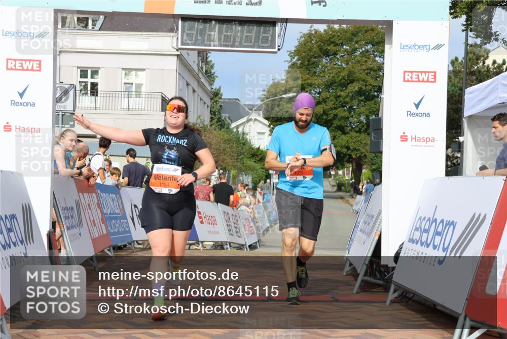 31.08.2025 - 21. Blankeneser Heldenlauf Strokosch-Dieckow http://msf.ph/oto/8645115 31.08.2025 09:58:30 Ziel 1134, 1021, 1055 meine-sportfotos.de
