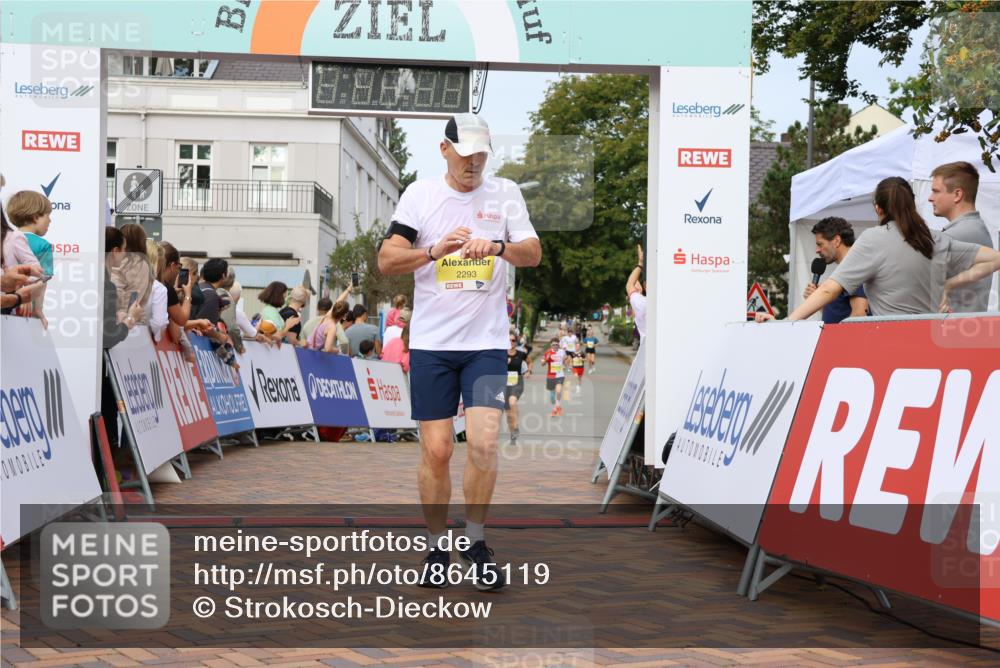31.08.2025 - 21. Blankeneser Heldenlauf Strokosch-Dieckow http://msf.ph/oto/8645119 31.08.2025 10:23:11 Ziel 2654, 2701, 2293, 2394 meine-sportfotos.de