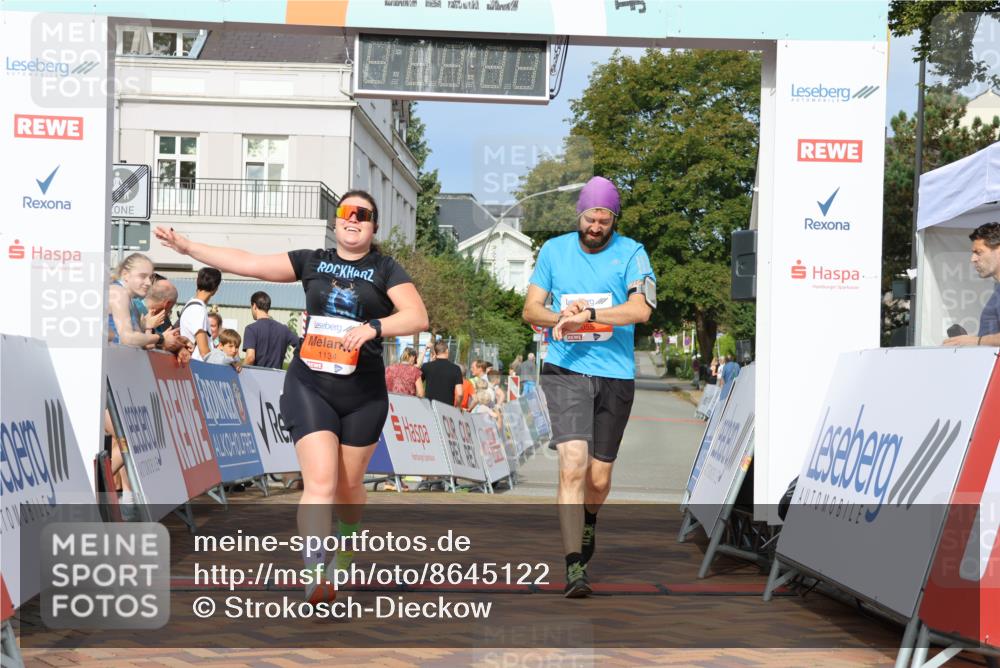 31.08.2025 - 21. Blankeneser Heldenlauf Strokosch-Dieckow http://msf.ph/oto/8645122 31.08.2025 09:58:30 Ziel 1134, 1021, 1055 meine-sportfotos.de