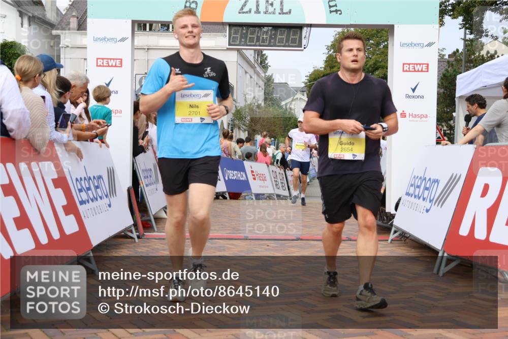 31.08.2025 - 21. Blankeneser Heldenlauf Strokosch-Dieckow http://msf.ph/oto/8645140 31.08.2025 10:23:07 Ziel 2654, 2701, 2293 meine-sportfotos.de