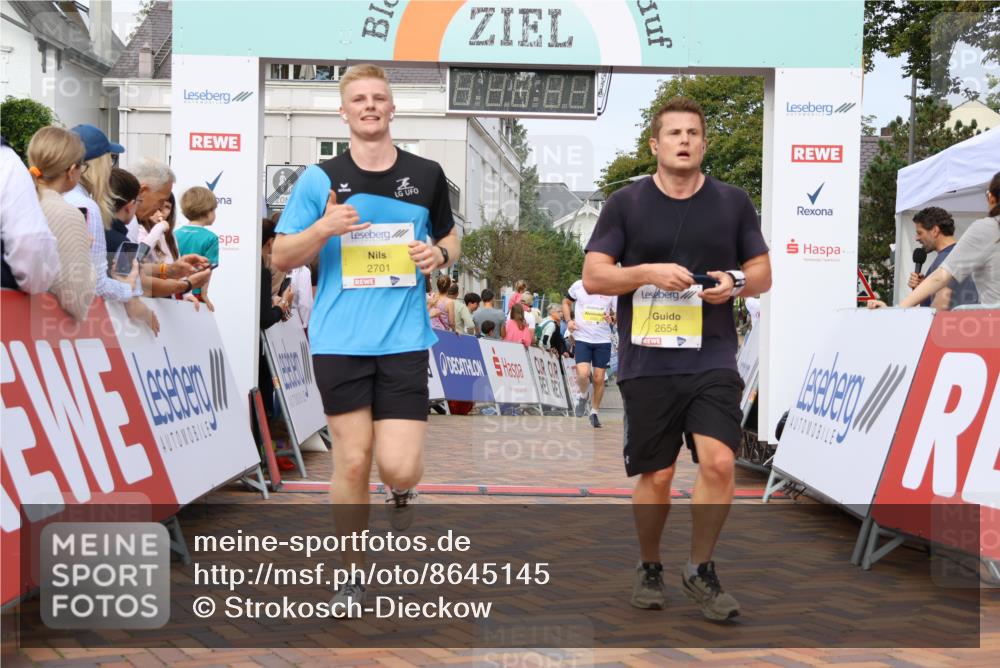 31.08.2025 - 21. Blankeneser Heldenlauf Strokosch-Dieckow http://msf.ph/oto/8645145 31.08.2025 10:23:07 Ziel 2654, 2701, 2293 meine-sportfotos.de