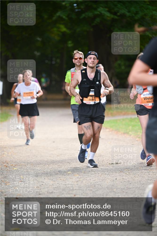 31.08.2025 - 21. Blankeneser Heldenlauf Dr. Thomas Lammeyer http://msf.ph/oto/8645160 31.08.2025 11:15:10 Laufen 5699, 5583 meine-sportfotos.de