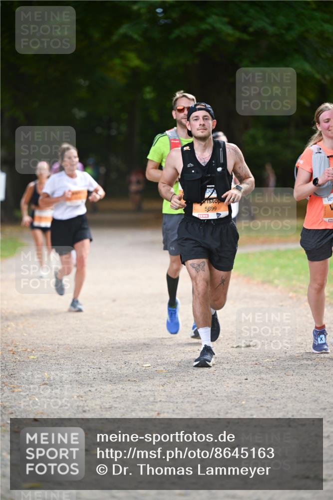 31.08.2025 - 21. Blankeneser Heldenlauf Dr. Thomas Lammeyer http://msf.ph/oto/8645163 31.08.2025 11:15:10 Laufen 5699 meine-sportfotos.de