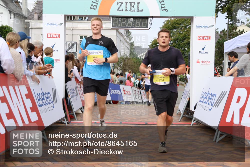 31.08.2025 - 21. Blankeneser Heldenlauf Strokosch-Dieckow http://msf.ph/oto/8645165 31.08.2025 10:23:07 Ziel 2654, 2701, 2293 meine-sportfotos.de