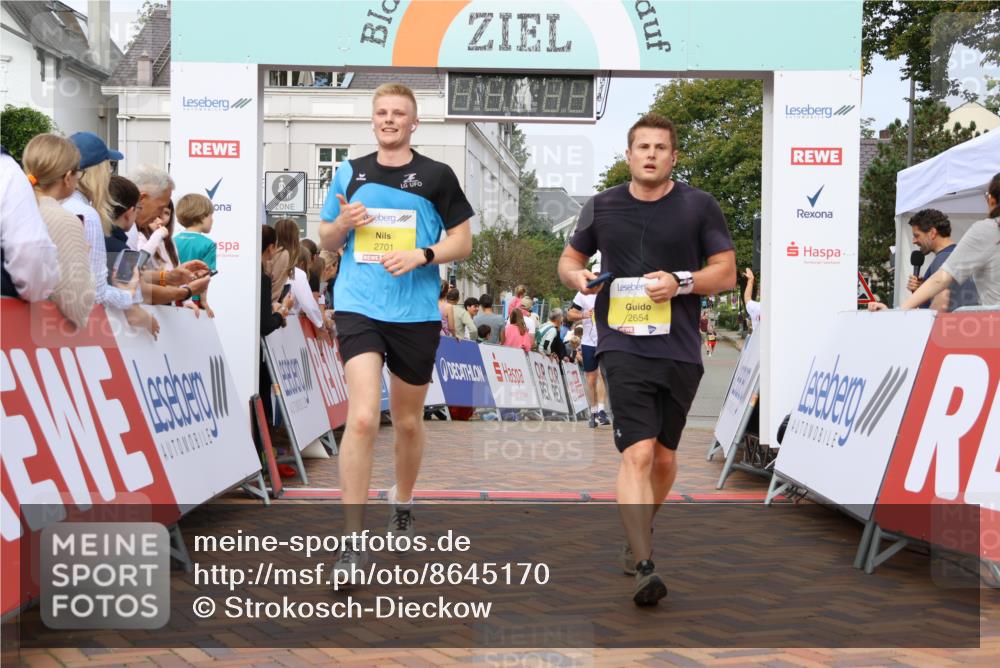 31.08.2025 - 21. Blankeneser Heldenlauf Strokosch-Dieckow http://msf.ph/oto/8645170 31.08.2025 10:23:07 Ziel 2654, 2701, 2293 meine-sportfotos.de