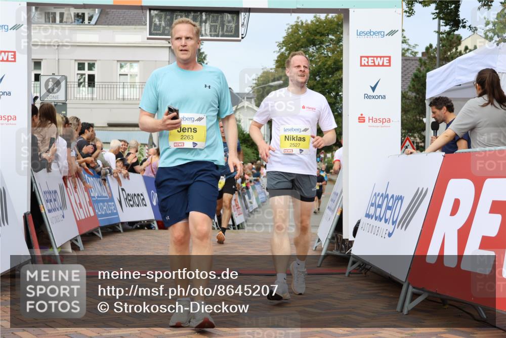 31.08.2025 - 21. Blankeneser Heldenlauf Strokosch-Dieckow http://msf.ph/oto/8645207 31.08.2025 10:22:57 Ziel 2723, 2527, 2295, 2642, 2263 meine-sportfotos.de