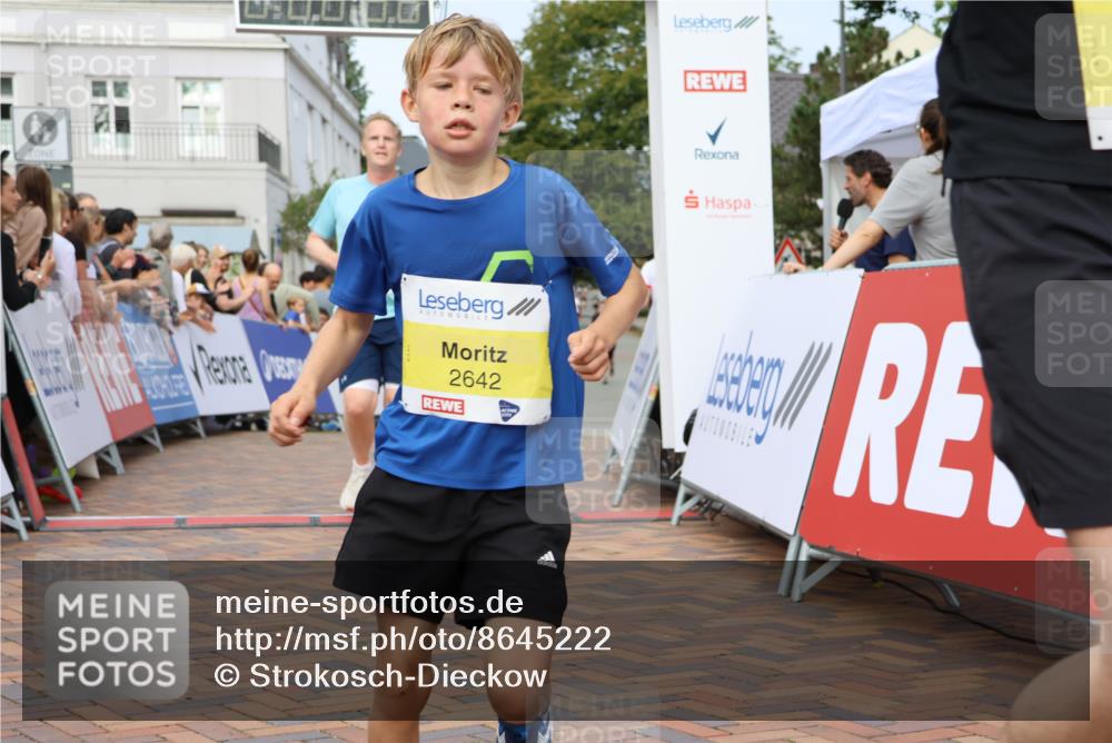 31.08.2025 - 21. Blankeneser Heldenlauf Strokosch-Dieckow http://msf.ph/oto/8645222 31.08.2025 10:22:56 Ziel 2723, 2527, 2295, 2642, 2263 meine-sportfotos.de