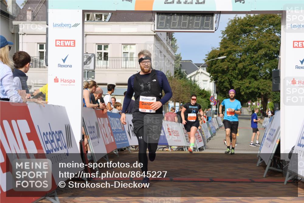 31.08.2025 - 21. Blankeneser Heldenlauf Strokosch-Dieckow http://msf.ph/oto/8645227 31.08.2025 09:58:27 Ziel 1135, 1134, 1021, 1055, 1089 meine-sportfotos.de
