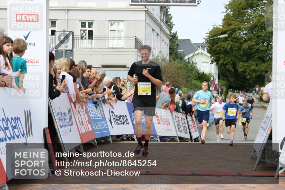 31.08.2025 - 21. Blankeneser Heldenlauf Strokosch-Dieckow http://msf.ph/oto/8645254 31.08.2025 10:22:52 Ziel 2723, 2527, 2138, 2372, 2642, 2263 meine-sportfotos.de