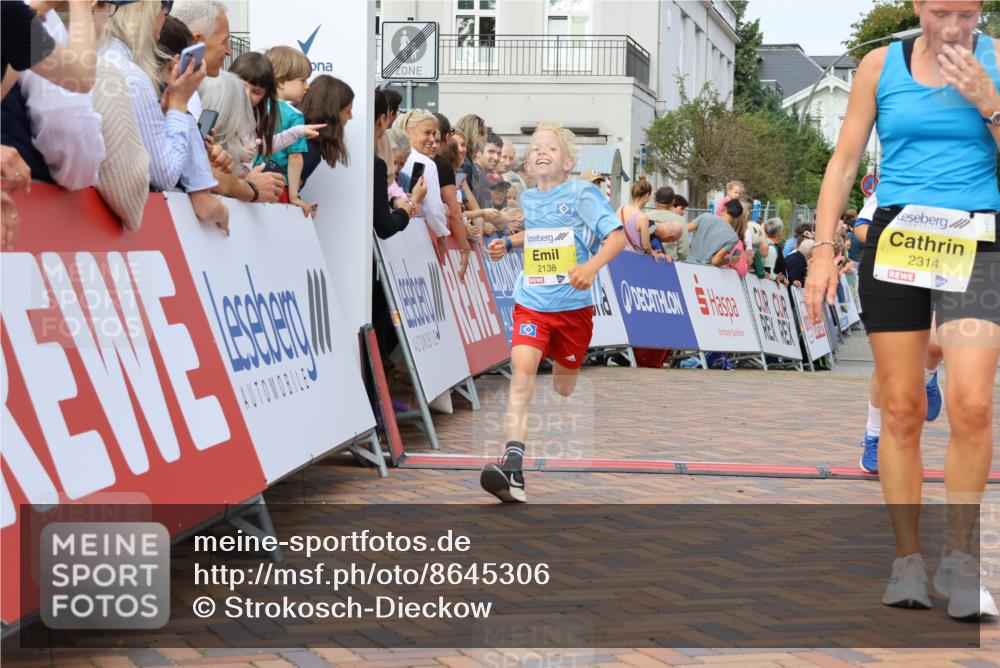 31.08.2025 - 21. Blankeneser Heldenlauf Strokosch-Dieckow http://msf.ph/oto/8645306 31.08.2025 10:22:44 Ziel 2314, 2412, 2138, 2372 meine-sportfotos.de