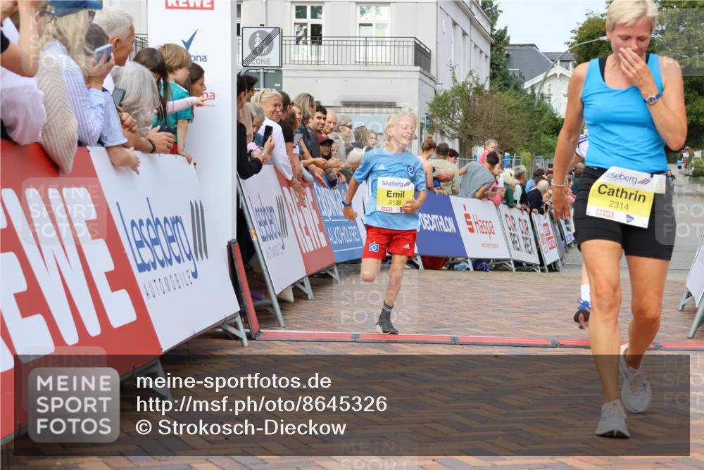 31.08.2025 - 21. Blankeneser Heldenlauf Strokosch-Dieckow http://msf.ph/oto/8645326 31.08.2025 10:22:44 Ziel 2314, 2412, 2138, 2372 meine-sportfotos.de