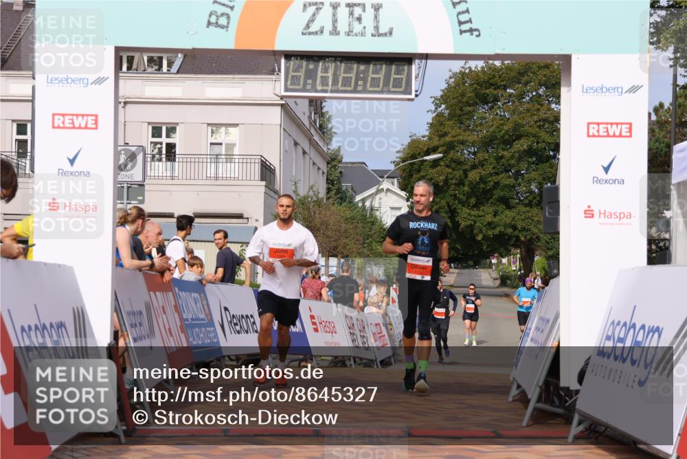 31.08.2025 - 21. Blankeneser Heldenlauf Strokosch-Dieckow http://msf.ph/oto/8645327 31.08.2025 09:58:20 Ziel 1135, 1089 meine-sportfotos.de