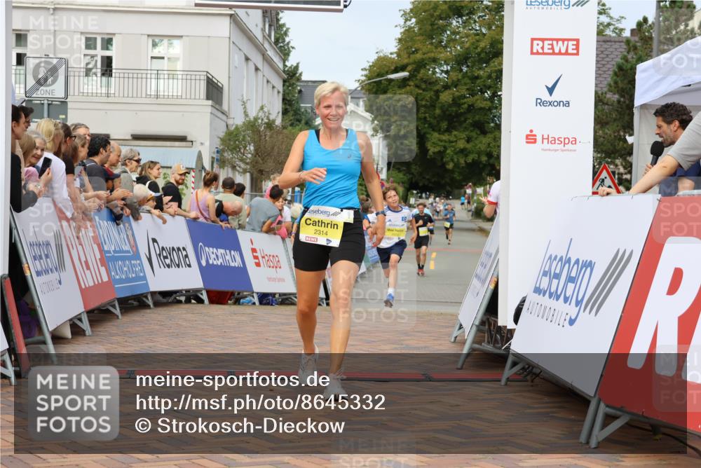 31.08.2025 - 21. Blankeneser Heldenlauf Strokosch-Dieckow http://msf.ph/oto/8645332 31.08.2025 10:22:43 Ziel 2612, 2314, 2412, 2138, 2372 meine-sportfotos.de
