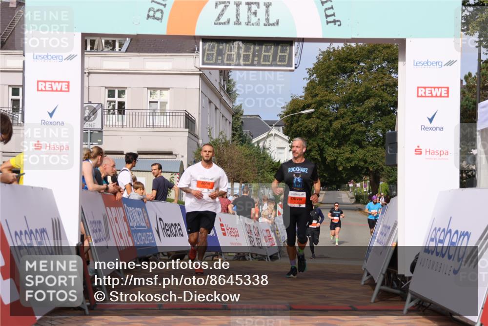 31.08.2025 - 21. Blankeneser Heldenlauf Strokosch-Dieckow http://msf.ph/oto/8645338 31.08.2025 09:58:20 Ziel 1135, 1089 meine-sportfotos.de