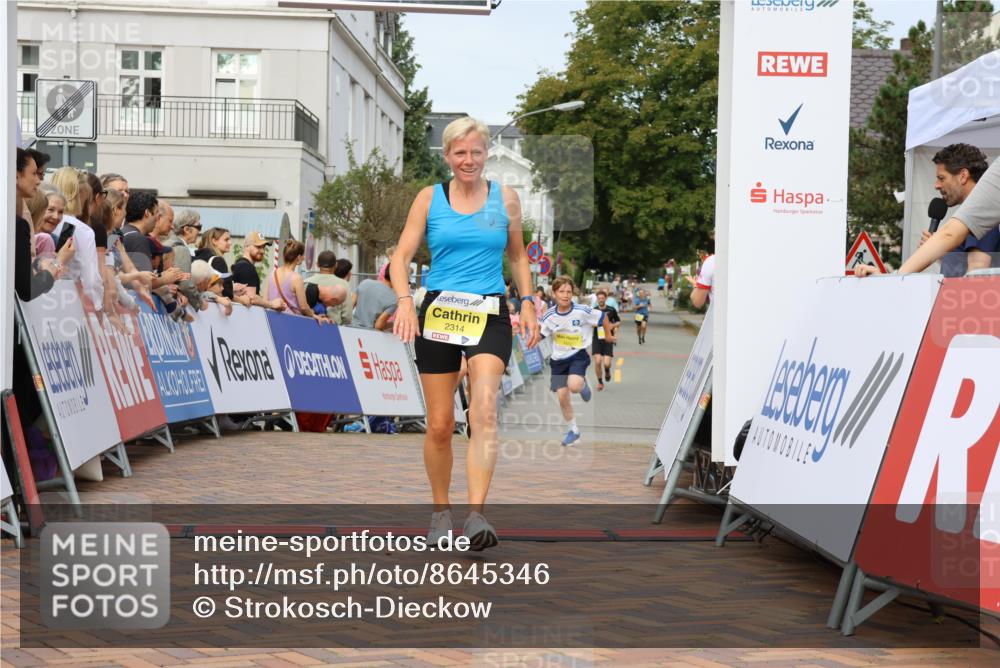31.08.2025 - 21. Blankeneser Heldenlauf Strokosch-Dieckow http://msf.ph/oto/8645346 31.08.2025 10:22:43 Ziel 2612, 2314, 2412, 2138, 2372 meine-sportfotos.de