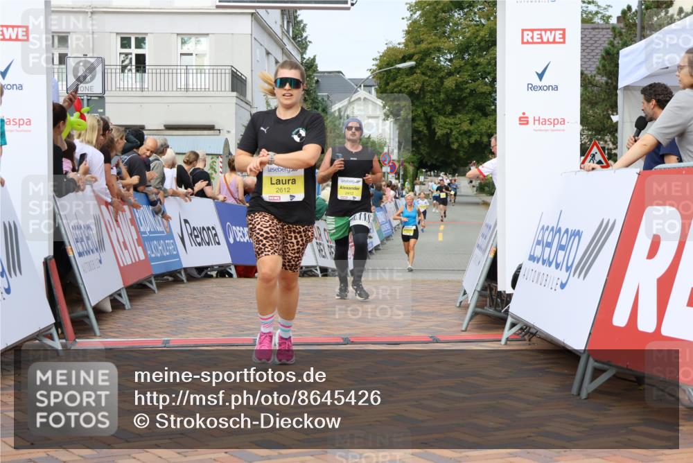 31.08.2025 - 21. Blankeneser Heldenlauf Strokosch-Dieckow http://msf.ph/oto/8645426 31.08.2025 10:22:36 Ziel 2702, 2722, 2612, 2017, 2476, 2412 meine-sportfotos.de