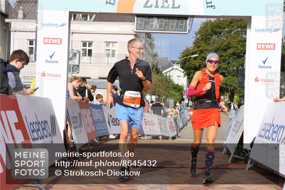 31.08.2025 - 21. Blankeneser Heldenlauf Strokosch-Dieckow http://msf.ph/oto/8645432 31.08.2025 09:57:06 Ziel 1068, 1067 meine-sportfotos.de