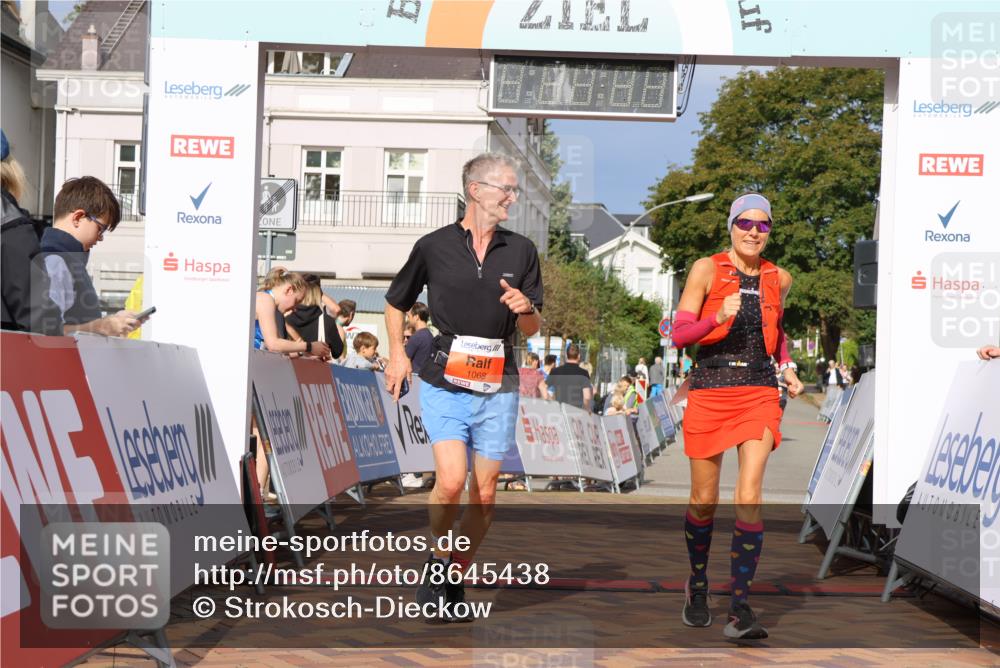 31.08.2025 - 21. Blankeneser Heldenlauf Strokosch-Dieckow http://msf.ph/oto/8645438 31.08.2025 09:57:06 Ziel 1068, 1067 meine-sportfotos.de