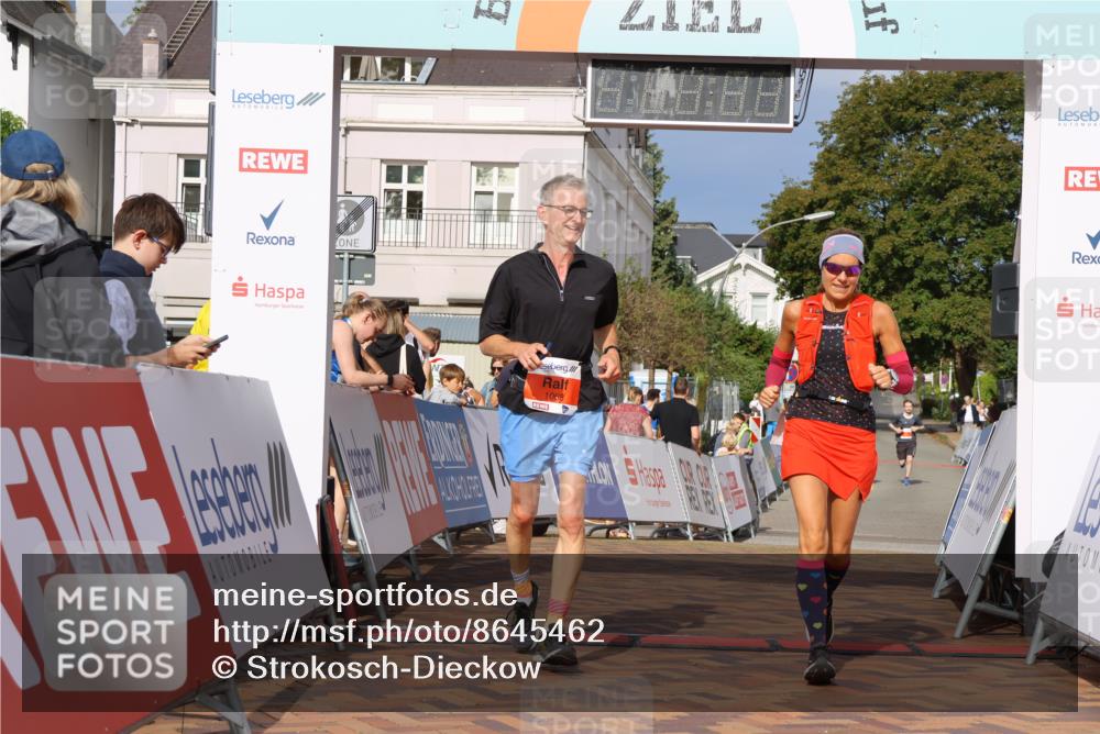 31.08.2025 - 21. Blankeneser Heldenlauf Strokosch-Dieckow http://msf.ph/oto/8645462 31.08.2025 09:57:06 Ziel 1068, 1067 meine-sportfotos.de