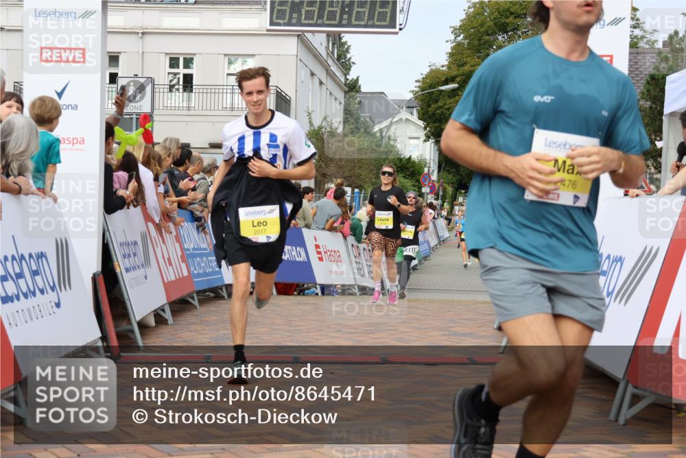 31.08.2025 - 21. Blankeneser Heldenlauf Strokosch-Dieckow http://msf.ph/oto/8645471 31.08.2025 10:22:33 Ziel 2702, 2722, 2612, 2017, 2476, 2412 meine-sportfotos.de