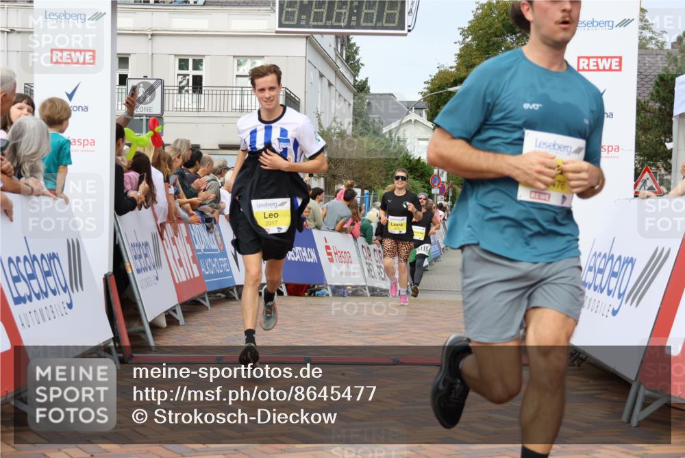 31.08.2025 - 21. Blankeneser Heldenlauf Strokosch-Dieckow http://msf.ph/oto/8645477 31.08.2025 10:22:33 Ziel 2702, 2722, 2612, 2017, 2476, 2412 meine-sportfotos.de