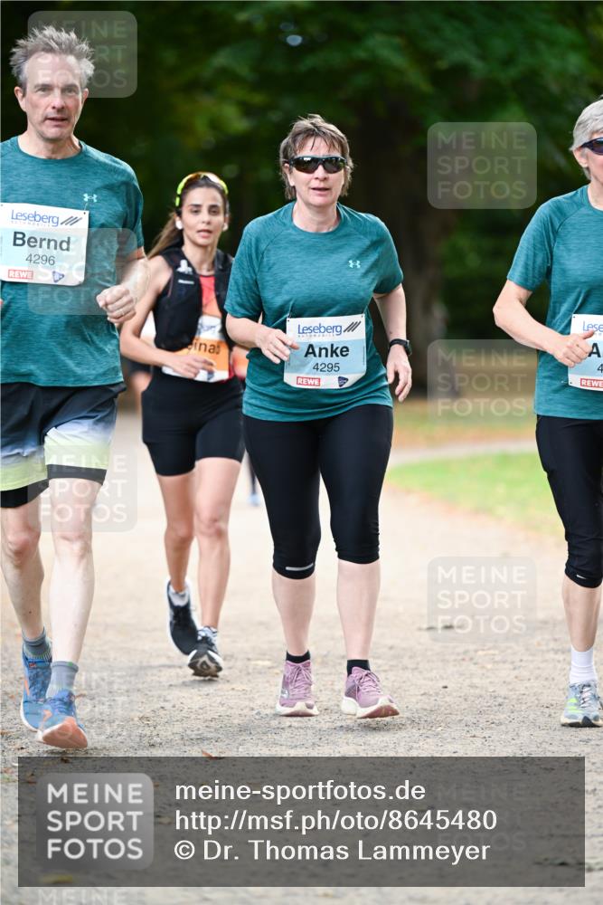 31.08.2025 - 21. Blankeneser Heldenlauf Dr. Thomas Lammeyer http://msf.ph/oto/8645480 31.08.2025 11:15:54 Laufen 4296, 4295, 4 meine-sportfotos.de