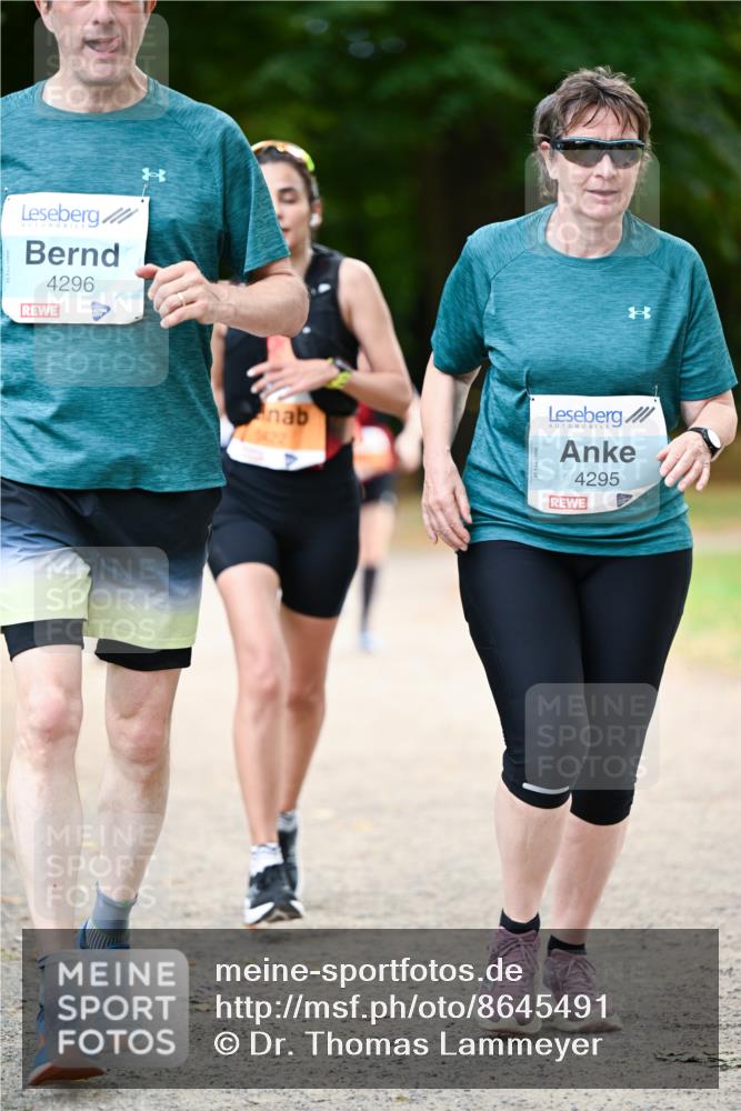31.08.2025 - 21. Blankeneser Heldenlauf Dr. Thomas Lammeyer http://msf.ph/oto/8645491 31.08.2025 11:15:56 Laufen 4296, 22, 4295 meine-sportfotos.de