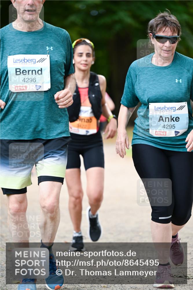 31.08.2025 - 21. Blankeneser Heldenlauf Dr. Thomas Lammeyer http://msf.ph/oto/8645495 31.08.2025 11:15:56 Laufen 4296, 1422, 4295 meine-sportfotos.de